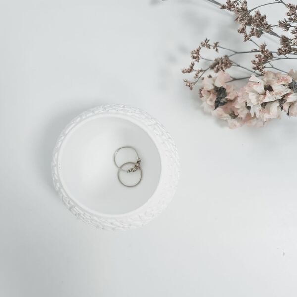 231